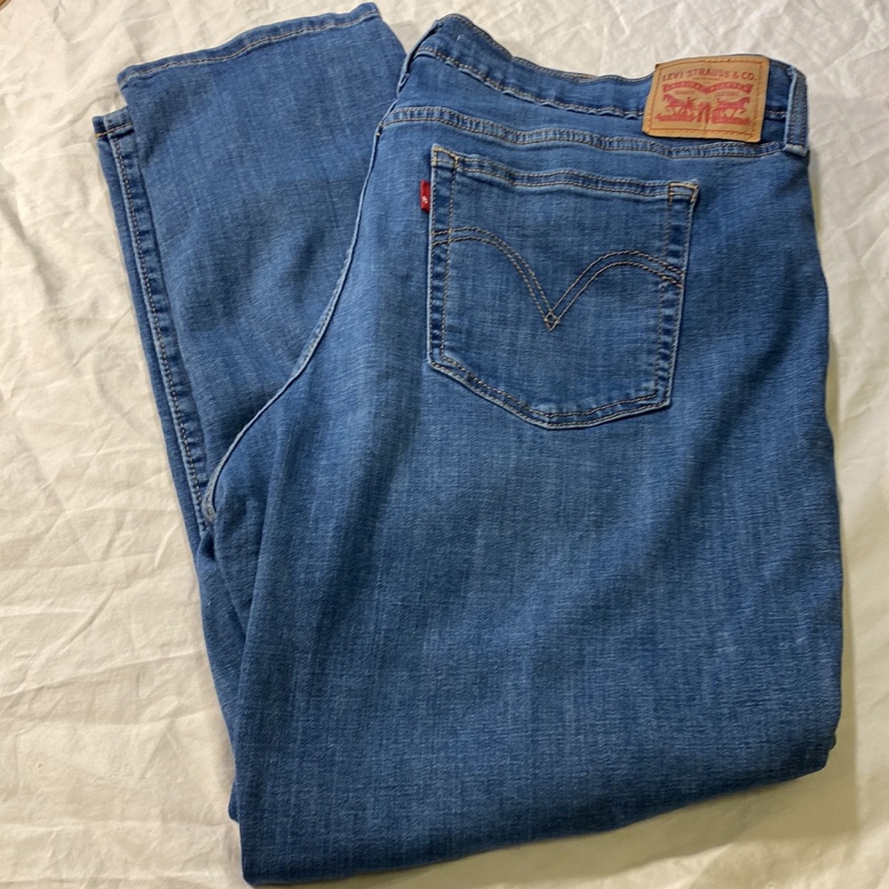 Levi’s woman’s Boyfriend jeans size 34.